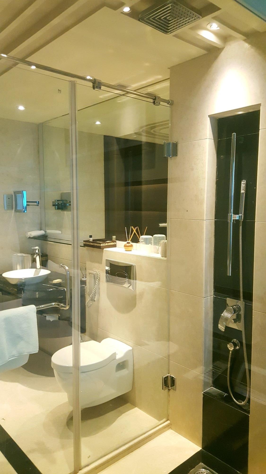 비반타 하이데라바드 베굼펫 호텔 외부 사진 A shower cubicle