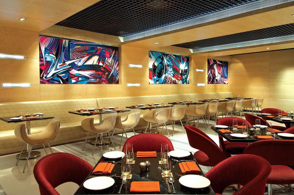 비반타 하이데라바드 베굼펫 호텔 외부 사진 The interior of the restaurant